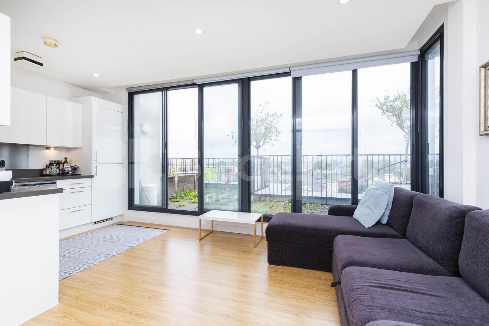 Stunning spacious 1 bed penthouse by Regents Park   Cubitt Court, Park Village East , Camden / Regents Park